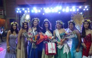 VIDEO. Renata es reina  del Colegio Del  Salvador