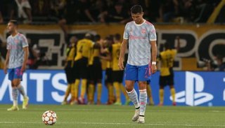CR7 marcó pero no alcanzó y Manchester United perdió en Suiza