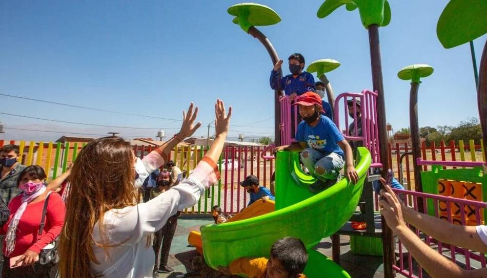 Inauguraron la nueva plaza del barrio Costa Azul- Inauguraron la nueva plaza del barrio Costa Azul