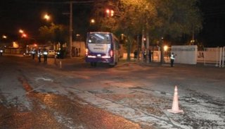 Murió una joven de 18 años tras un choque entre un colectivo y una moto
