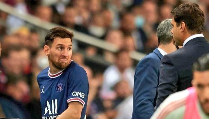 A Messi no le gustó ser reemplazado