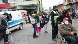 Piqueteros pusieron de cabeza la ciudad y amenazaron con volver 