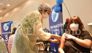 Hay más de 12  millones de  vacunas que  permanecen en  un "limbo"