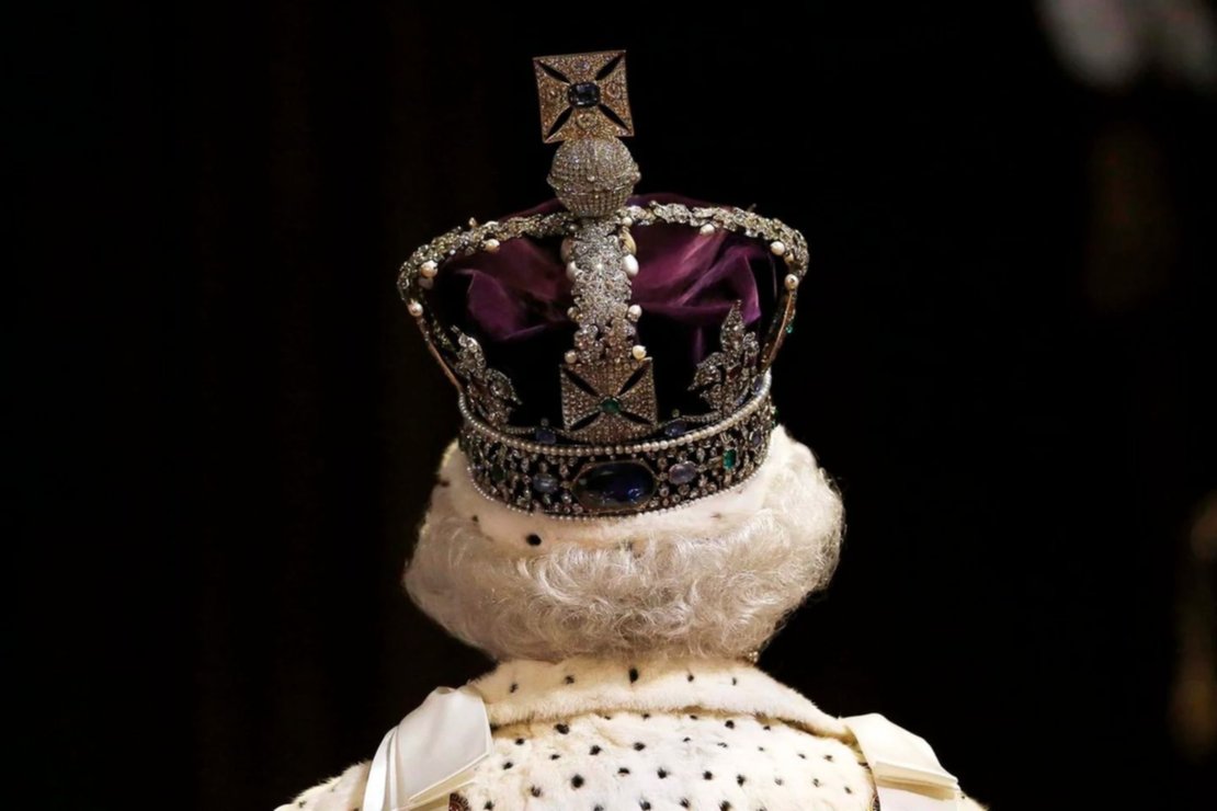 Una de las últimas fotos de Isabel II: lista para celebrar sus 70 años de reinado, aunque con una menor participación de la que hubiera deseado por algunos problemas de salud que la aquejaban y que eran propios de la edad /// Fotos: Getty - AP - Reuters - Grosby - AFP