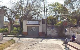 Una mujer está grave tras ser embestida por un auto