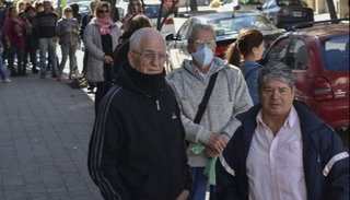 ¿Quiénes son los jubilados que cobran sus haberes este lunes? Todos los detalles