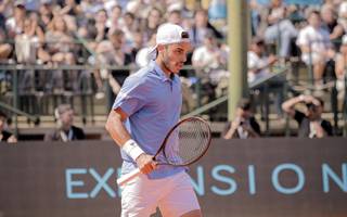 Francisco Cerúndolo se impuso ante Vilius Gaubas y le dio el primer punto a Argentina en la serie de Copa Davis