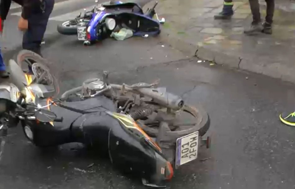 Terrible choque: Una mujer herida al colisionar dos motos en el macrocentro salteño 