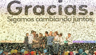 "Fue un día largo, pero inolvidable", afirmó Macri en el festejo
