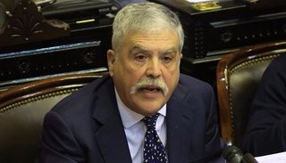 El ex ministro Julio De Vido pidió licencia como diputado