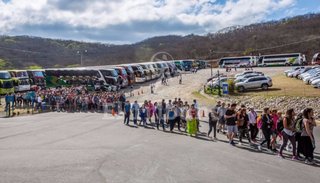 Un multitudinario encuentro de fe en el cerro de la Virgen