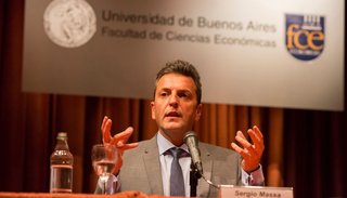 Sergio Massa: "Se están peleando los amigos de Macri con los amigos de Carrió"