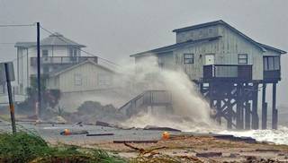 El huracán Michael tocó tierra en Florida y esperan una "devastación inimaginable"