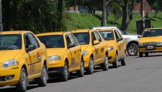 Desde el martes incrementan las tarifas de los taxis y compartidos