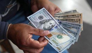 Tras los anuncios del Gobierno, bajó el dólar y cerró a $ 41,13