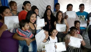 Capacitan a vecinos de Cobos para evitar que emigren