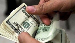 El dólar superó los $60 pese a las ventas del Banco Central
