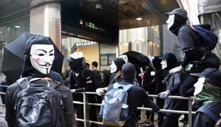 En China prohibieron llevar máscaras durante las manifestaciones