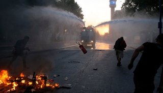 El Presidente de Chile decretó el estado de emergencia por las violentas protestas