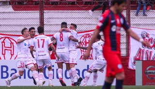 Huracán se quedó con un clásico caliente y golpeó fuerte a San Lorenzo