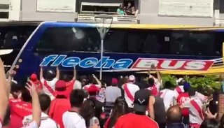 "Hinchas de Boca planean una revancha contra el micro de River"