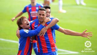 Eibar, con un gol de Esteban Burgos, derrotó al Valladolid
