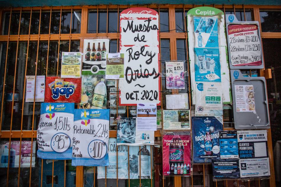 Arte revolucionario: Roly Arias expone obras en un supermercado- Arte revolucionario: Roly Arias expone obras en un supermercado