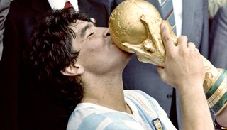 Maradona festeja 60 años de magia