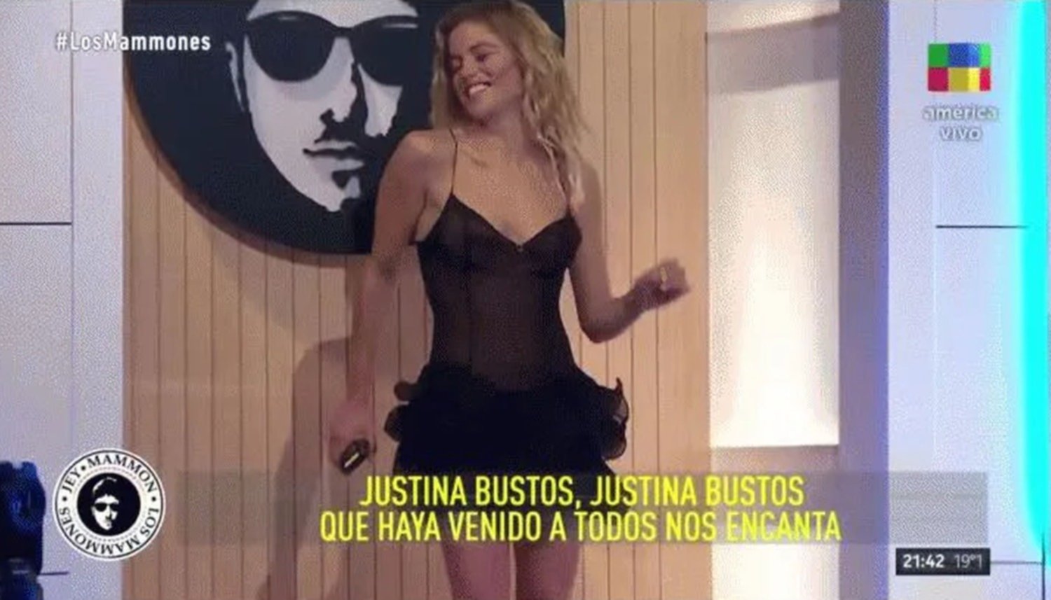 VIDEO Justina Bustos lució un vestido con transparencias y fue furor en las  redes