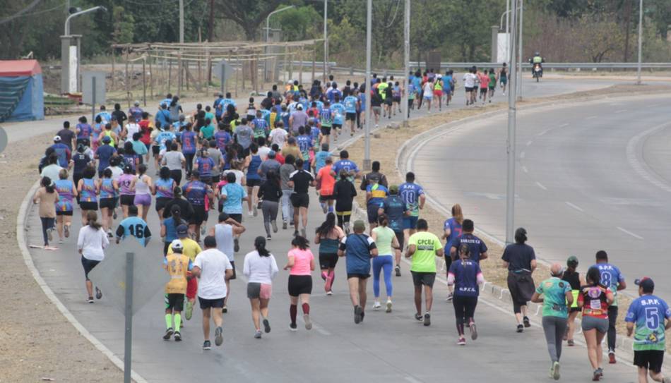 Cientos de atletas participaron del primer maratón en honor a la Virgen de Río Blanco 
