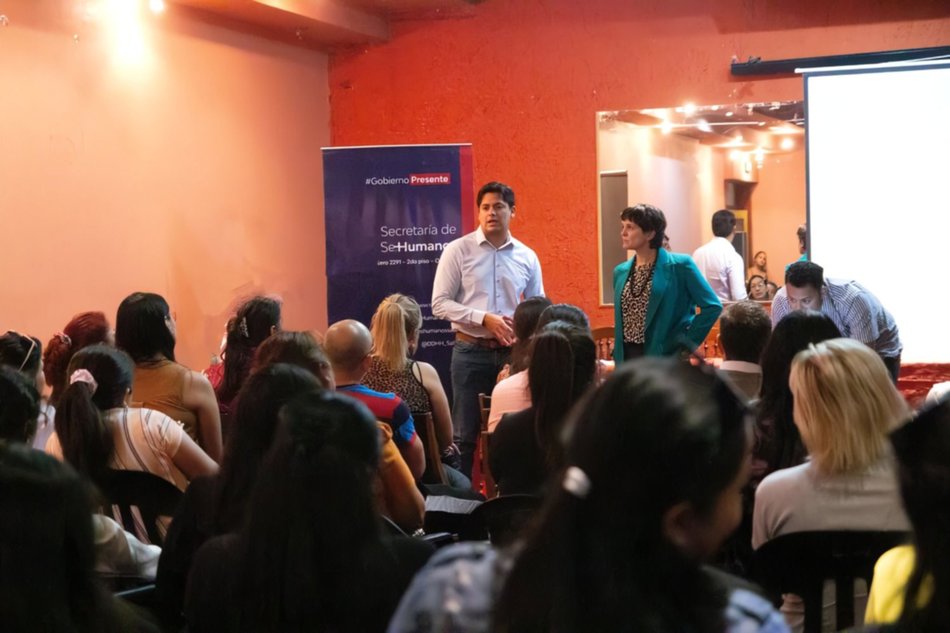 Hernández Berni: "Seguimos capacitando a nuestros docentes"