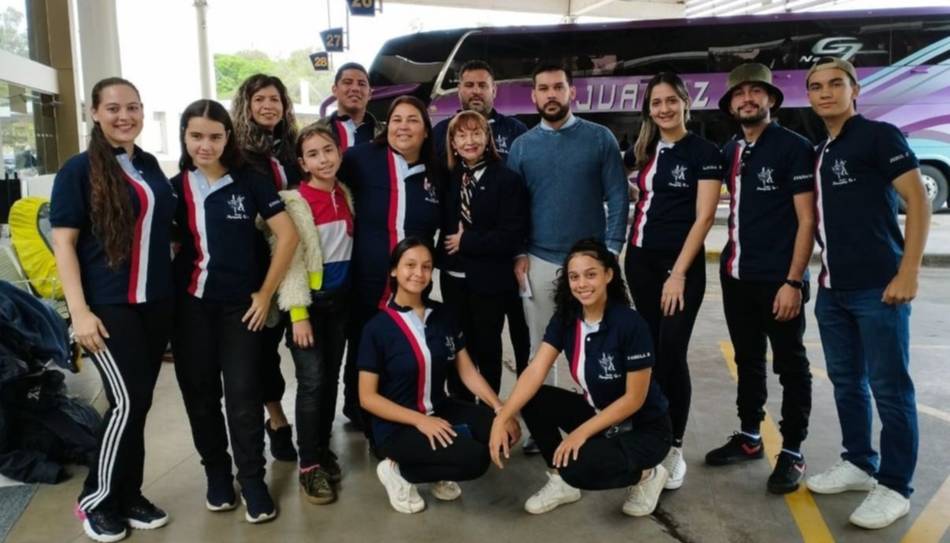 Bailarines salteños, paraguayos, bolivianos y chilenos en el Festival "El Chango Ibarra"