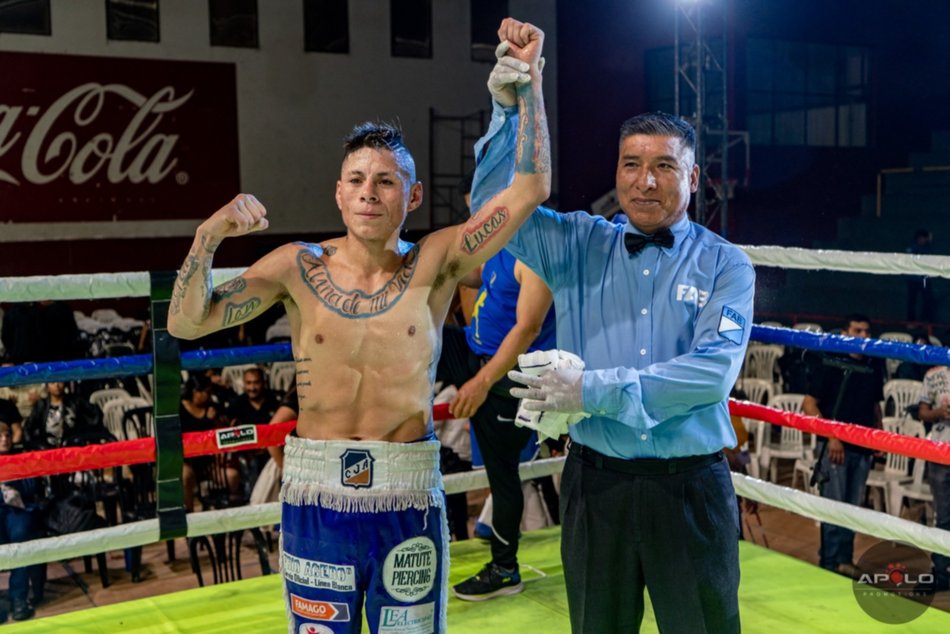 El “Terrible” Cejas mostró toda su potencia ante el dominicano Pichardo- El “Terrible” Cejas mostró toda su potencia ante el dominicano Pichardo
