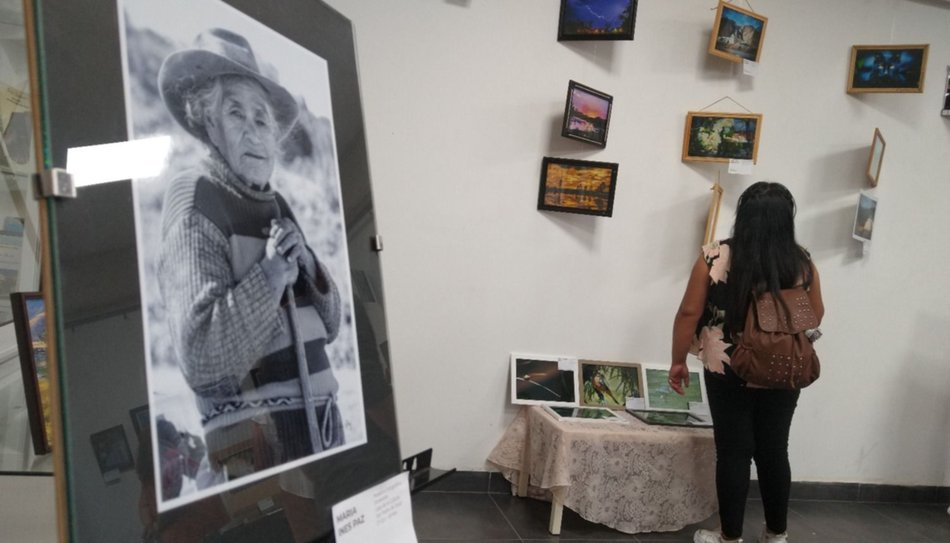 Inauguraron muestra “Miradas en foco”- Inauguraron muestra “Miradas en foco”