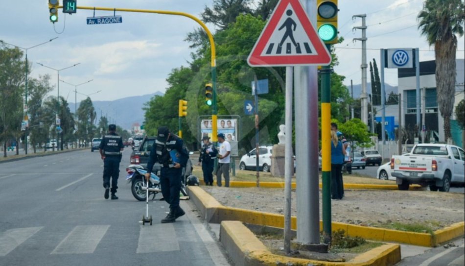 Tránsito cortado momentáneamente en Av. Paraguay por un choque
