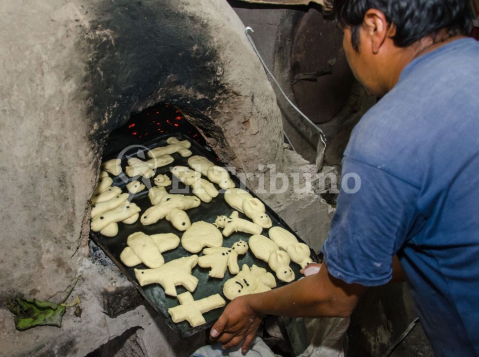 Comenzaron los preparativos por el Día de las Almas y de los Muertos