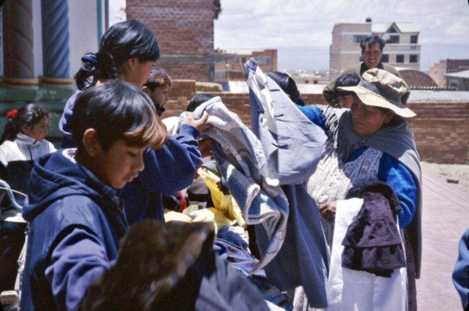 Prohiben la venta de ropa usada en la frontera