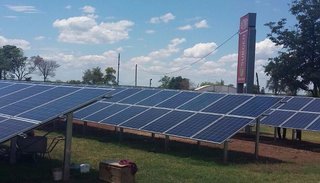 Usuarios ahorran con paneles fotovoltaicos instalados en techos