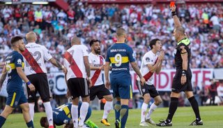 El mal partido de Néstor Pitana en el Superclásico