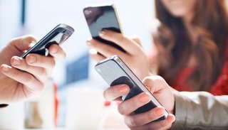Quieren poner fin a la falta de regulación de la telefonía móvil