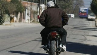 Dos motochorros se accidentaron mientras huían y fueron detenidos