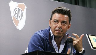 Gallardo supera a Guillermo por un partido