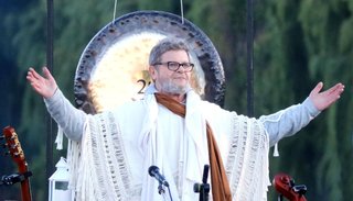 Gustavo Santaolalla recibió el amanecer en Huacalera