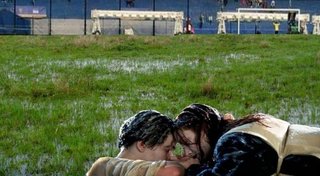 Partido suspendido: la lluvia no para y la Bombonera se inundó de memes