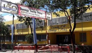 Un siglo y medio educando