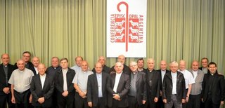La Iglesia se reacomoda tras renunciar a los aportes