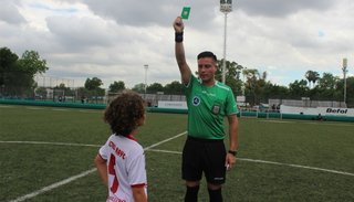 La tarjeta verde ya se usa en la AFA y en Salta lo analizan