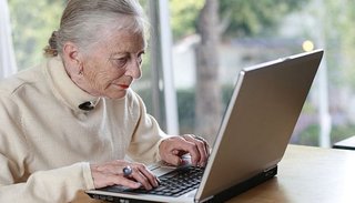 El miedo a lo nuevo es la principal causa por la que los adultos mayores rechazan la tecnología