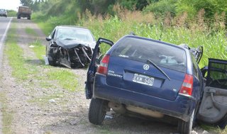 Un joven muerto y cuatro heridos en choque frontal