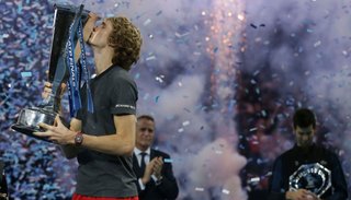 Zverev cierra el año con el título de maestro